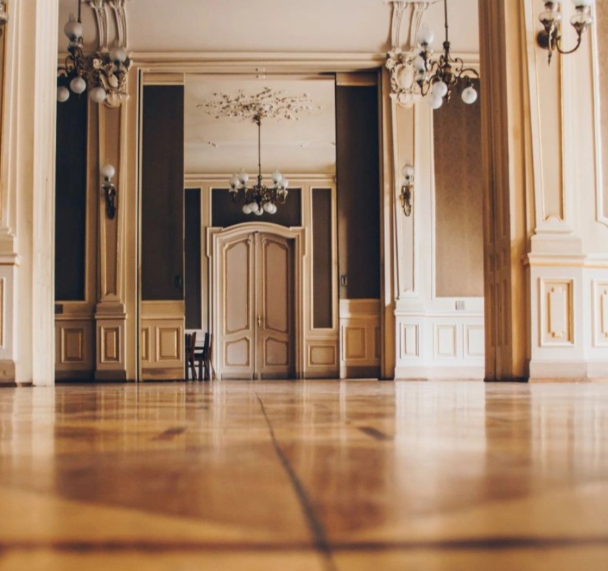 Intérieur d'un grand hall
